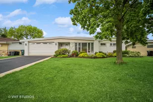 5654 N Manor Ln, Norwood Park, IL 60631 - Photo 1