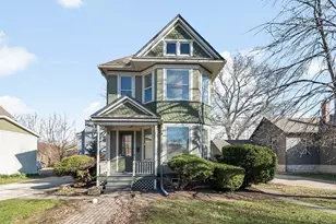 124 Forest Ave, Riverside, IL 60546 - Photo 1