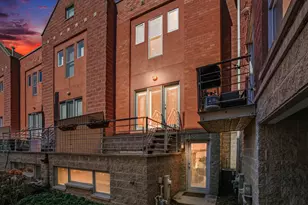 2940 N Lakewood Ave, Chicago, IL 60657 - Photo 1