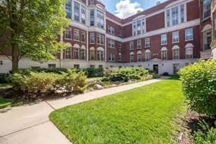 488 Sheridan Rd, Evanston, IL 60202 - Photo 1