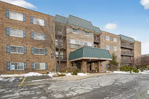 700 Perrie Dr, Elk Grove Village, IL 60007 - Photo 1