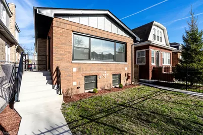 1047 N Saint Louis Avenue, Chicago, IL 60651 - Photo 1