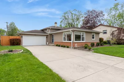 1105 E Barberry Lane, Mount Prospect, IL 60056 - Photo 1