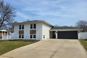 6831 Plymouth Rd, Downers Grove, IL 60516 - Photo 1
