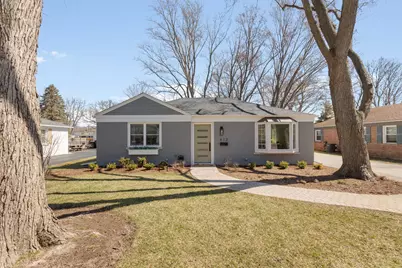 612 Kenwood Avenue, Libertyville, IL 60048 - Photo 1