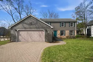 402 Locust Pl, Deerfield, IL 60015 - Photo 1