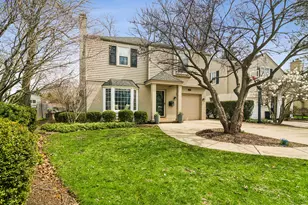627 S Lincoln Ln, Arlington Heights, IL 60005 - Photo 1