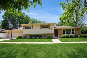 2619 Manor Ln, Park Ridge, IL 60068 - Photo 1