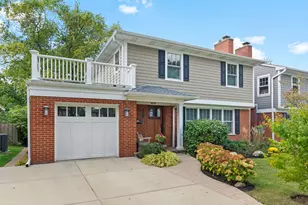 528 S Walnut Ave, Arlington Heights, IL 60005 - Photo 1