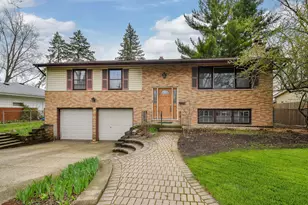 955 Ford Ave, Elgin, IL 60120 - Photo 1
