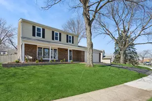 745 Buffalo Cir, Carol Stream, IL 60188 - Photo 1