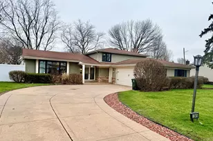 1546 E Lake Louise Dr, Palatine, IL 60074 - Photo 1