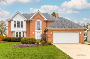 2955 Roslyn Ln E, Buffalo Grove, IL 60089 - Photo 1