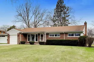 108 W Sunset Rd, Mount Prospect, IL 60056 - Photo 1