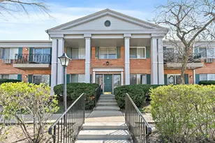 2415 S Goebbert Rd, Arlington Heights, IL 60005 - Photo 1