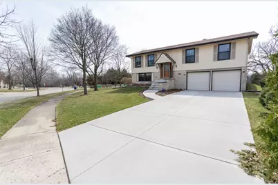 332 Byron Avenue, Bloomingdale, IL 60108 - Photo 1