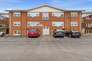 10114 Hartford Ct, Schiller Park, IL 60176 - Photo 1
