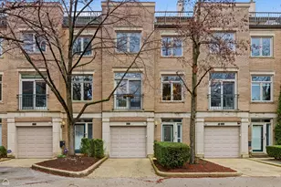 2718 N Southport Ave, Chicago, IL 60614 - Photo 1
