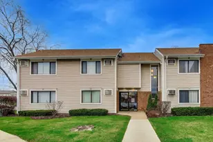 400 Bayside Dr, Palatine, IL 60074 - Photo 1