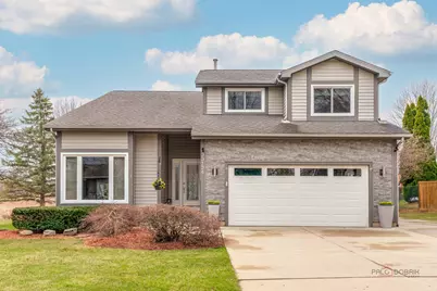 33124 N Shannon Drive, Grayslake, IL 60030 - Photo 1