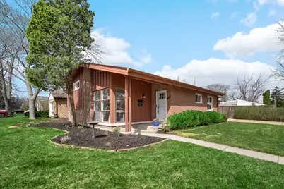 300 Voltz Road, Northbrook, IL 60062 - Photo 1