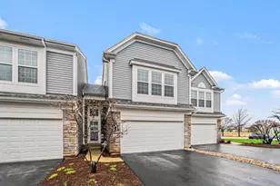 102 Devoe Dr, Oswego, IL 60543 - Photo 1