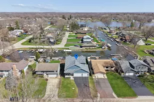 606 McHenry Ave, McHenry, IL 60050 - Photo 1