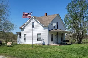 5568 Lois Ln, Salem, IL 62881 - Photo 1