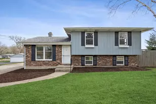 2504 N Boulevard View Ave, Waukegan, IL 60087 - Photo 1