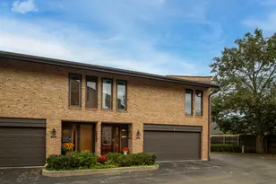 1716 Wildberry Dr, Glenview, IL 60025 - Photo 1