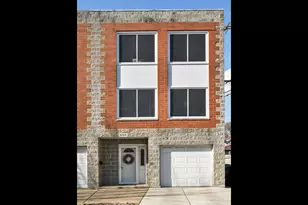 550 W 45th St, Chicago, IL 60609 - Photo 1
