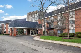 1188 Royal Glen Dr, Glen Ellyn, IL 60137 - Photo 1