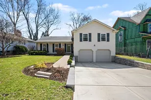 923 Oxford Rd, Glen Ellyn, IL 60137 - Photo 1