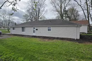 720 E Marion St, Clifton, IL 61727 - Photo 1