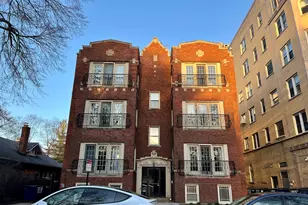 911 Maple Ave, Evanston, IL 60202 - Photo 1