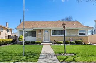 8755 N Oleander Ave, Niles, IL 60714 - Photo 1