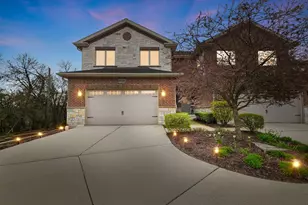 2211 Maple Hill Ct, Downers Grove, IL 60515 - Photo 1