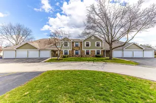 1107 Woodbury Ln, Wheeling, IL 60090 - Photo 1