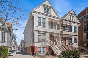 1042 W Barry Ave, Chicago, IL 60657 - Photo 1