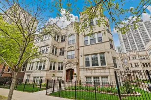 824 W Sunnyside Ave, Chicago, IL 60640 - Photo 1