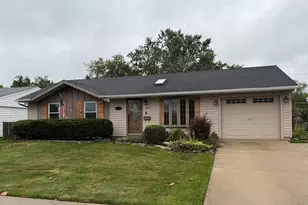 803 E Streamwood Blvd, Streamwood, IL 60107 - Photo 1