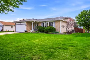 148 Beaver Creek Dr, Bolingbrook, IL 60490 - Photo 1