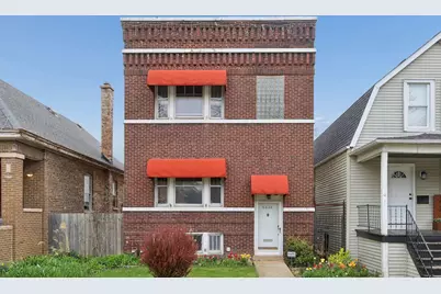 4628 W Waveland Avenue, Chicago, IL 60641 - Photo 1