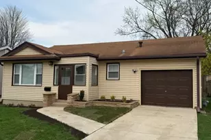 215 N Ohio St, Aurora, IL 60505 - Photo 1