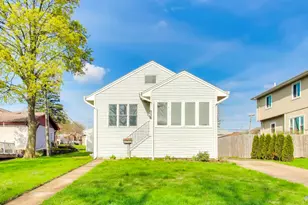 738 S Yale Ave, Villa Park, IL 60181 - Photo 1