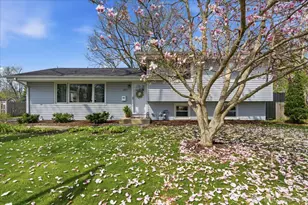 1209 Laurel Ln, Naperville, IL 60540 - Photo 1