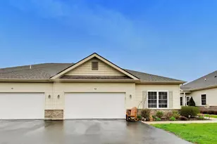 927 Camden St, McHenry, IL 60050 - Photo 1