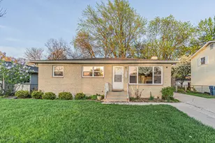 1423 S Busse Rd, Mount Prospect, IL 60056 - Photo 1