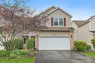 910 Cynthia Ln, Lake in the Hills, IL 60156 - Photo 1