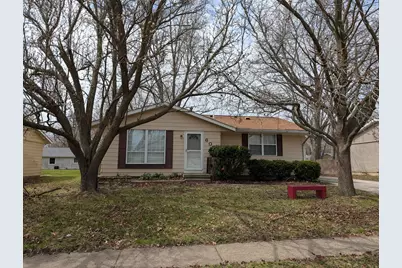 607 Castleton, Champaign, IL 61821 - Photo 1